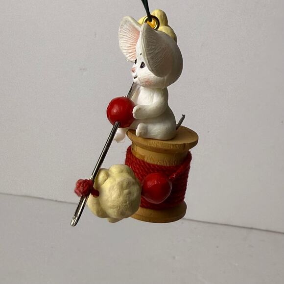 Vintage 1986 Hallmark Keepsake Ornament Popcorn Mouse - Picture 5 of 7